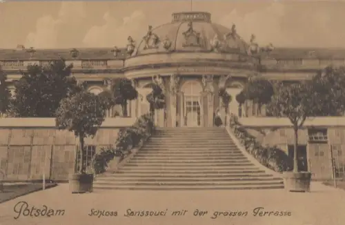 Potsdam, Sanssouci - Schloss mit Terrasse