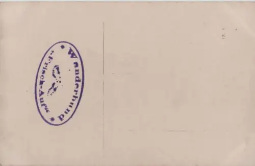 Feiernde Runde am Tisch