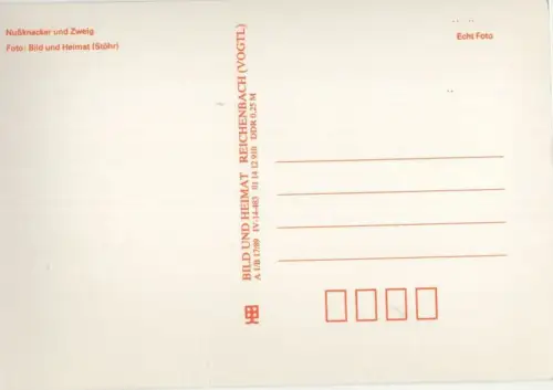 Nussknacker und Zweig