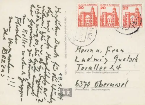 Maria und Josef in Krippe