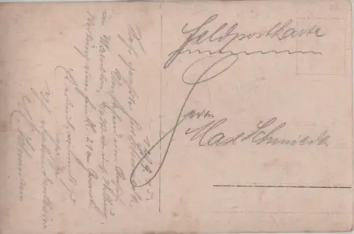 Durchblick zu Gebäude