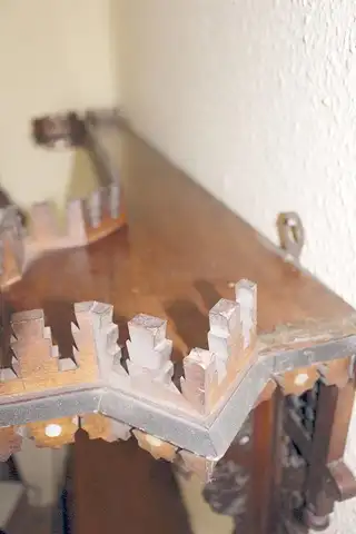 Wand - Sideboard mit arabischer Inschrift 12