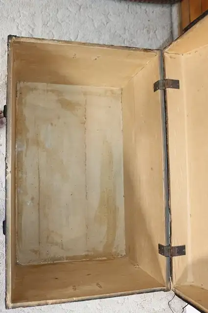 Runddeckel-Holztruhe schwarz um 1930 8