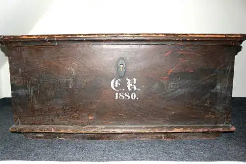 Rustikale Holztruhe 1880