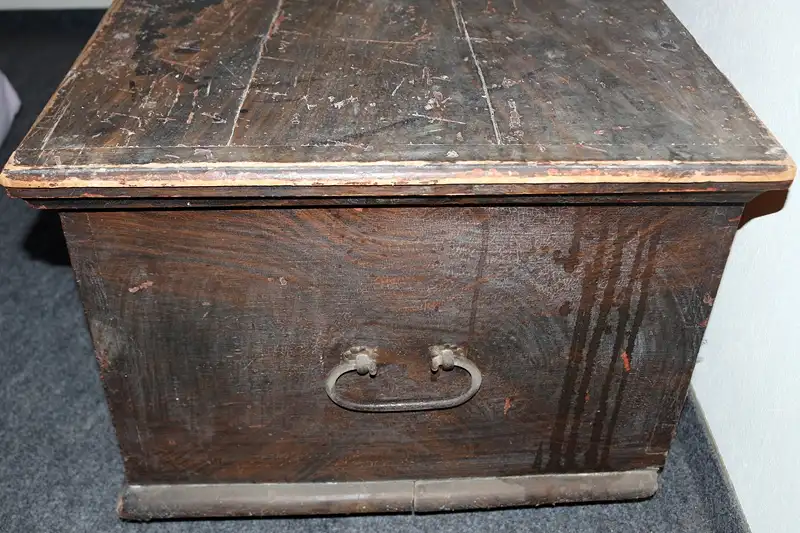 Rustikale Holztruhe 1880 2