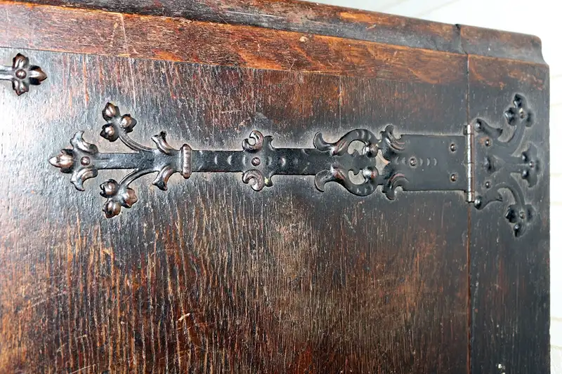 Eichenholz-Truhe, um 1810 7