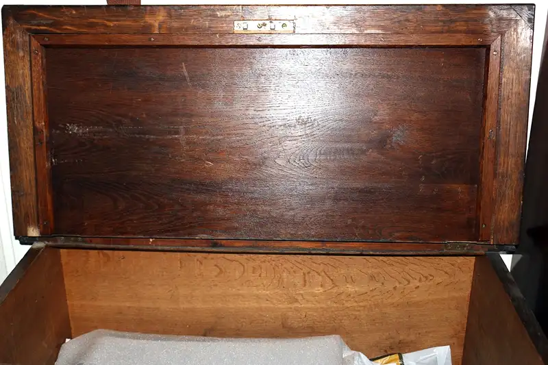 Eichenholz-Truhe, um 1810 8