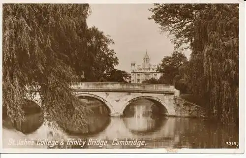 PC23593 St. Johns College und Trinity Bridge. Cambridge. Fotopräzigkeit. Englisch