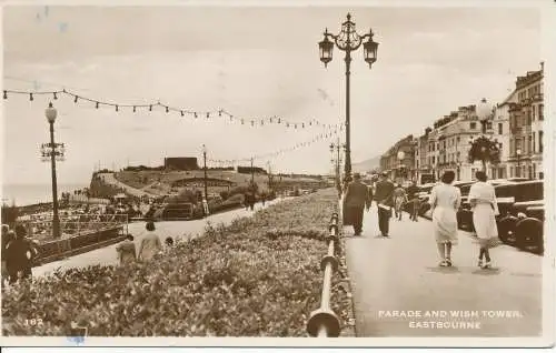 PC25491 Parade und Wunschturm. Eastbourne. RP. 1953