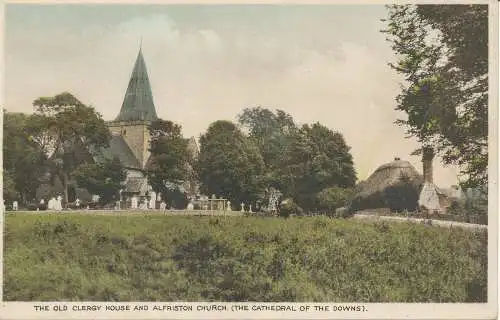 PC26771 The Old Clergy House and Alfriston Church. Die Kathedrale der Downs