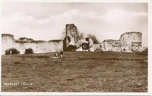 PC24589 Pevensey Castle. Excel. Nr 86. RP