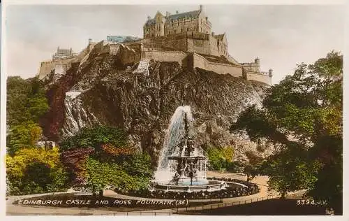 PC25092 Edinburgh Castle und Ross Fountain. Valentinstag. Nr 3394. RP