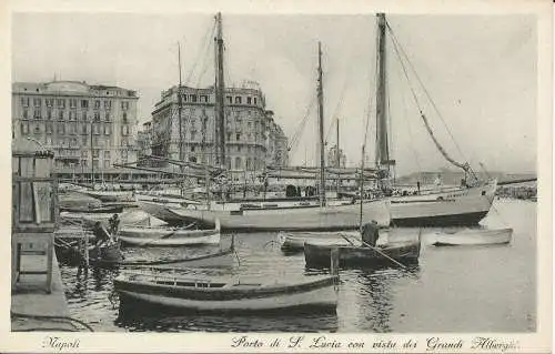 PC28126 Neapel. Hafen von S. Lucia mit Blick auf die großen Hotels. R. Zedda von V.