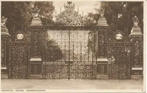 PC26553 Norwich Gates. Sandringham. Tiefdruck. Nr 2. 1944