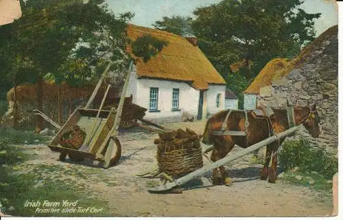 PC25038 Irish Farm Yard. Primitive Slide Rasenwagen. Lawrence