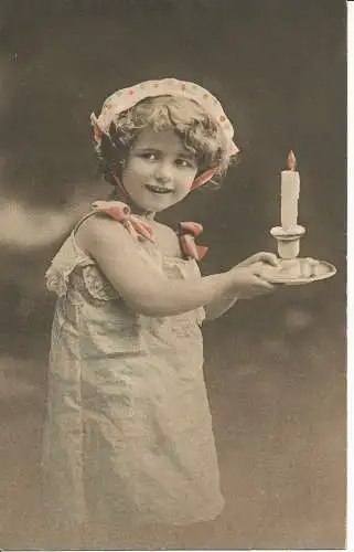 PC26690 alte Postkarte. Ein Mädchen mit Kerze. Philco. Nr. 2763