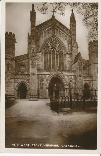 PC28563 Die Westfront. Hereford Cathedral. RP
