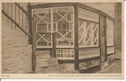 PC28483 Little Laney. Alte Eiche Ladenfront mit Adams Scheibenfenster. Polper