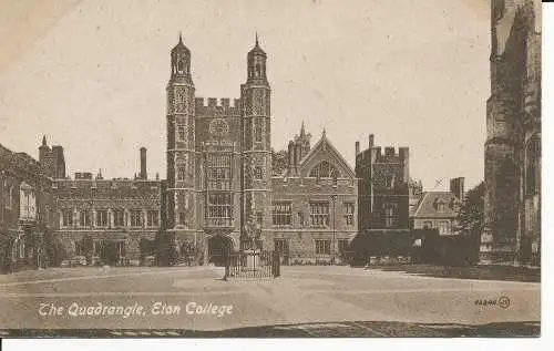 PC25151 Das Viereck. Eton College. Die Stiefel. Nr 06240