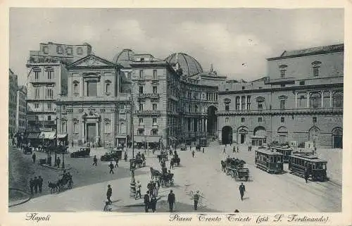 PC30160 Napoli. Piazza Trento Trieste. R. Zedda di V. Carcavallo