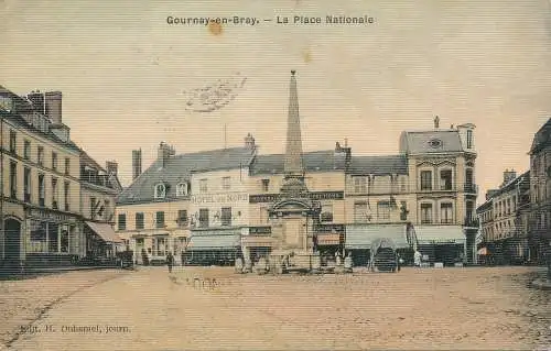 PC30219 Gournay en Bray. La Place Nationale. H. Ouhamel. 1914