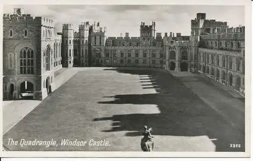 PC30469 Das Viereck. Windsor Castle. Nr 3352. RP