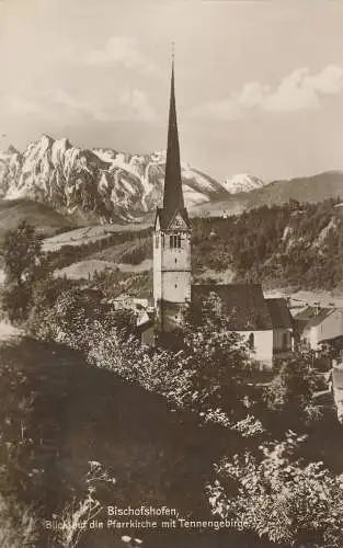 PC31142 Bischofshofen. Blick auf die Pfarrkirche mit Tennengebirge. L. Stepan