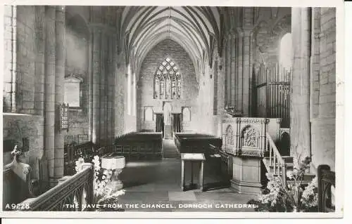 PC30688 Das Schiff des Chancel. Kathedrale von Dornoch. Weiß. RP. 1966