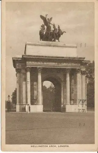 PC28542 Wellington Arch. London. London Famous Statues Serie. 1932