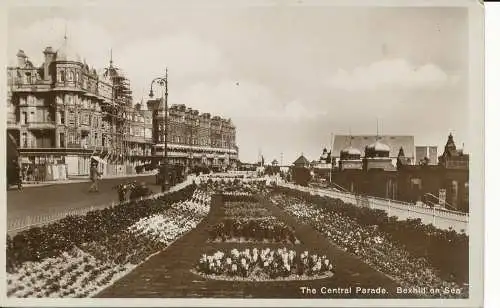 PC30863 Die zentrale Parade. Bexhill on Sea. RP