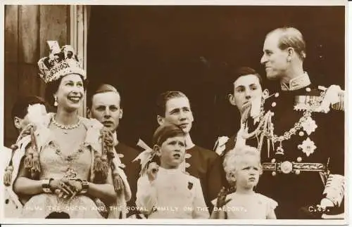 PC25625 H. M. Die Königin und die königliche Familie auf dem Balkon. Valentinstag. Nr. C.49.