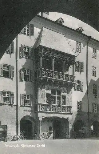 PC26959 Innsbruck. Goldenes Dachl. Monopol