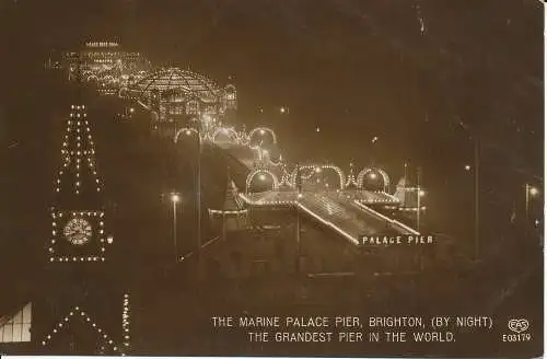 PC32822 Der Marine Palace Pier. Brighton. Nachts. Der größte Pier der Welt