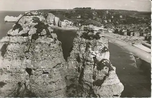 PC31558 B Etretat. Das Damenzimmer. Lapie. Nr. 18. 1950