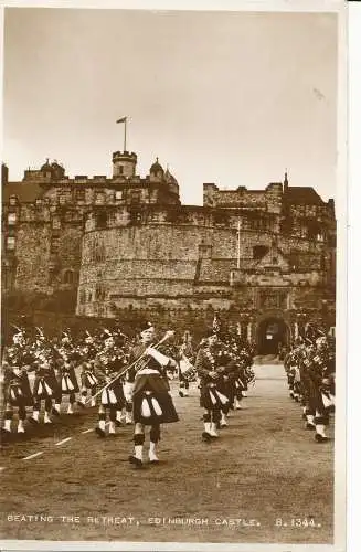 PC25790 Den Rückzug schlagen. Edinburgh Castle. Valentinstag. Nr. B.1344. RP. 1955