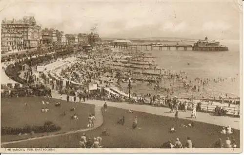 PC25858 The Sands and Pier. Eastbourne. Nr. 44. 1934