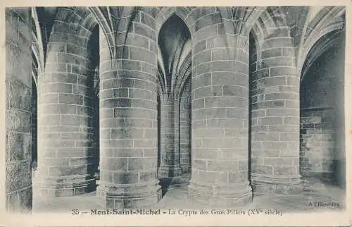 PC30956 Mont Saint Michel. Die Krypta der großen Säulen. A L Hermine. Nr. 35