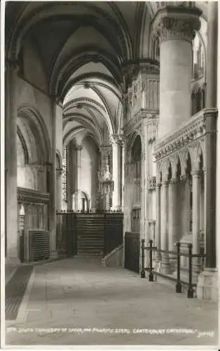 PC34935 Südquerschiff aus Chor und Pilgerstufen. Kathedrale von Canterbury. Richter