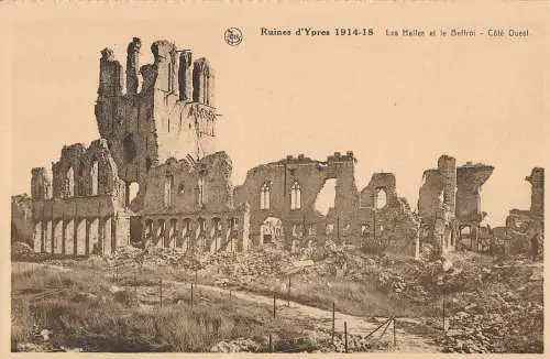 PC35079 Ruinen von Ypern 1914 bis 1918. Die Hallen und der Glockenturm. Westküste. Ern