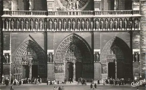 PC35186 Paris. Fassade von Notre Dame. Die drei Portale und die Galerie der Könige.