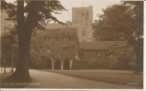 PC34965 Winchester Cathedral. Judges Ltd. Nr. 4762. RP