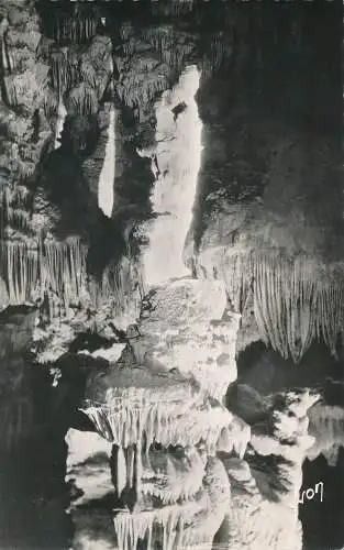 PC31139 Route de Montpellier a Ganges Grotte des Demoiselles. Die Jungfrau in der Enfa
