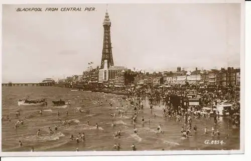 PC29410 Blackpool vom Central Pier. Valentinstag. Nr. G.8854. RP