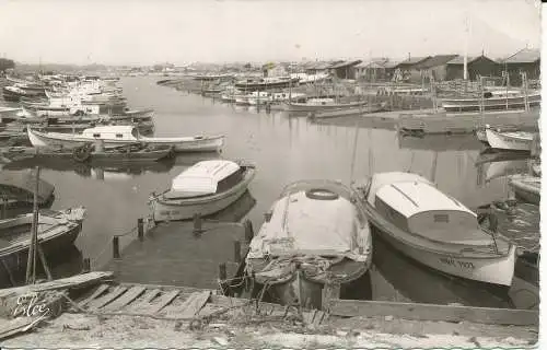 PC29568 Der Test von Buch. Gironde. Der Hafen und die Pinasses de Peche. L. Chatagnea