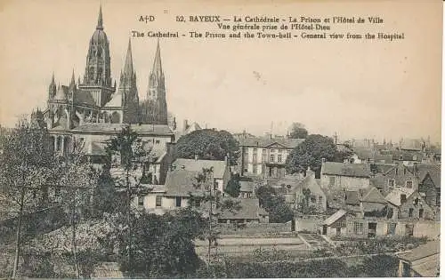 PC27355 Bayeux. Die Kathedrale. Das Gefängnis und das Rathaus. Gesamtansicht von t