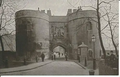 PC29120 Tower of London. Der mittlere Turm. Gale und Polden. Nr. 1852