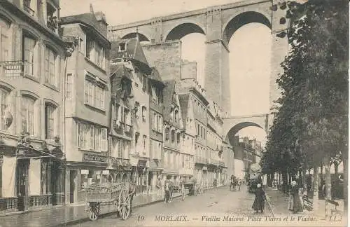 PC29824 Morlaix. Alte Häuser Place Thiers und das Viadukt. LL. Nr. 19