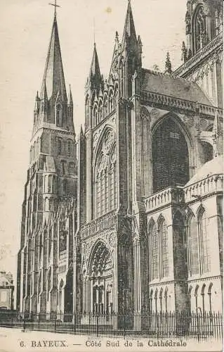 PC33821 Bayeux. Südküste der Kathedrale. Nr. 6. 1926