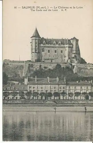 PC32336 Saumur. Das Schloss und die Loire. A. Papeghin. Nr. 44