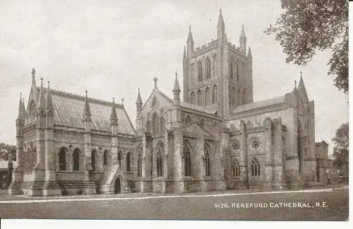 PC33210 Hereford Cathedral. Nr. E. Photochrom. Sepiatone. Nr. 5126